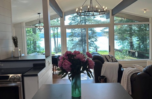 Utterson Cottage | Sunset Pines Oasis - Beautiful Muskoka Waterfront Cottage