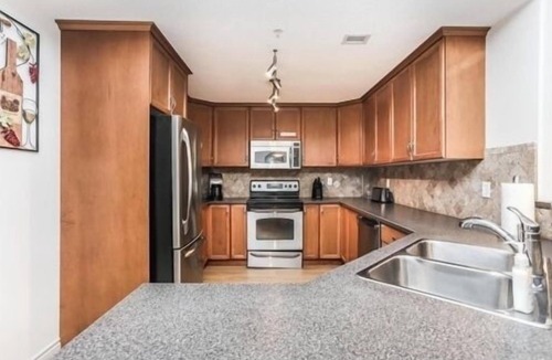 Central Okanagan House | Sunset Waterfront Resort, Executive Townhouse 1. Luxury Lakeside, Lakeview 3 & 2