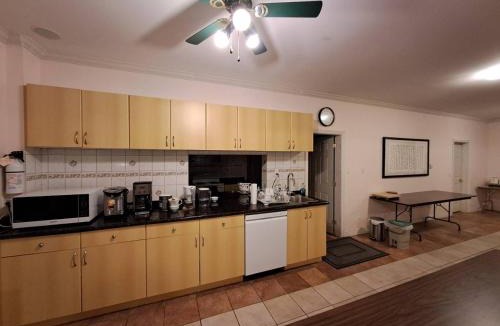 Halfmoon Bay Bed & Breakfast | Sunshine Coast Meditation Center陽光海岸禪修中心