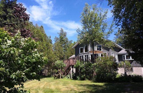 Colpoys Bay House | Sunshine Lake Huron Water Front Cottage