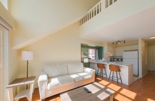 Quail Ridge Apartment | Sunshine Loft - 313