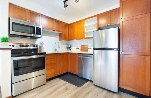 Village North Villa | Superb 2Br/2Ba Townhouse: AC, Private HT, Pool