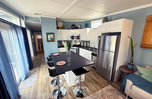 Amherstburg Cottage | Support your nature prescription at The Nest, situated in a conservation area!