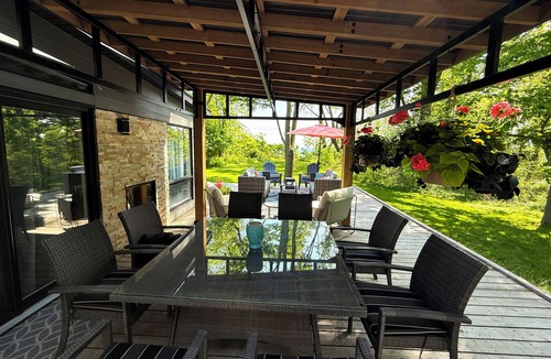 Amherstburg Cottage | Support your nature prescription at The Nest, situated in a conservation area!