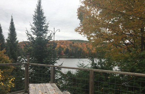 La Peche Cottage | Sweet Retreat Loft Cottage with stunning lake view
