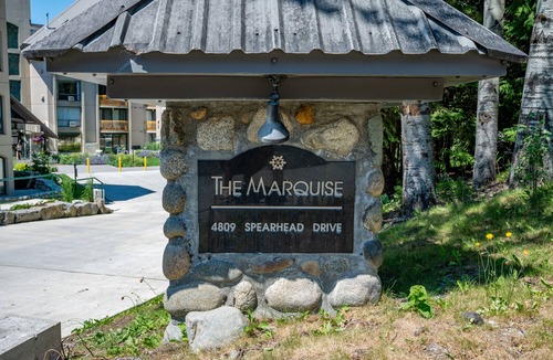 Upper Village Apartment | ❄︎Symphony Suite❄︎Luxe 1 BR - 2 min to ski in/out | Hot Tub & Pool | The Marquise