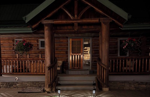 Celista Cabin | Takasümi Forest Resort Lodge - stunning cliffside view log cabin on 45 acres