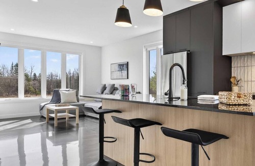 Saint-Basile House | Tee Time - Chalet 2 condos Golf Piscines - Resort pres de Quebecneuf