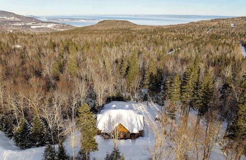 Petite-Riviere-Saint-Francois Ski Chalet | The Bear - Escapade en Nature avec Spa