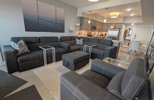 Long Point Condo | That's the Lake view ! 3bed 3bath - 1 King, 2 Queens 82" TV for evening Movies