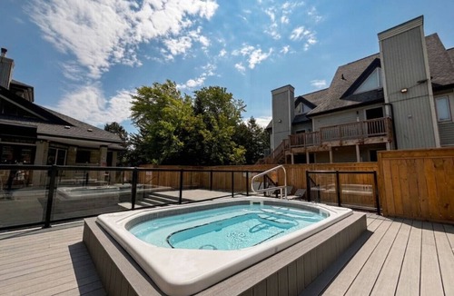 Craigleith Condo | The Adventure Pad: Pool, Hot Tub, Tennis!