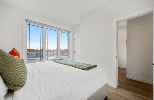 Calgary House | The Aerie 2 Full Suites 2400 sqft Ambleton