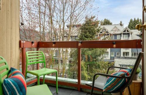 Village North Apartment | The Apres Village Studio with Hot Tub and View