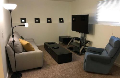 Northwest Calgary House | The Bowness Basecamp - 7818