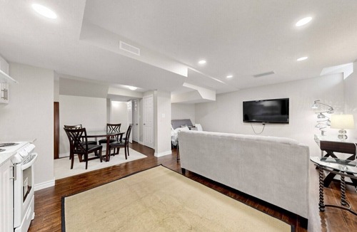 Markham House | The Boxwood Executive Suite