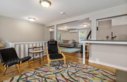Munjoy Hill Apartment | The Brew House - 2nd Floor Private Apartment - Located above Newscapes Brewing
