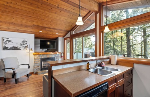 Ucluelet Hotel | The Cabins at Terrace Beach