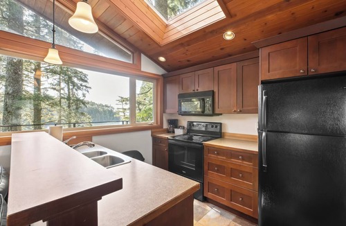 Ucluelet Hotel | The Cabins at Terrace Beach