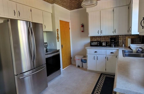 Bancroft Cottage | The Chanting River Nest. Snowmobile/ATV trail across St. Pet-Friendly!