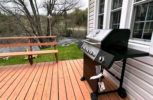 Bancroft Cottage | The Chanting River Nest. Snowmobile/ATV trail across St. Pet-Friendly!