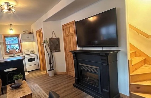 Fall River Cabin | The Cozy Cabin Nook - Heart of Fall River