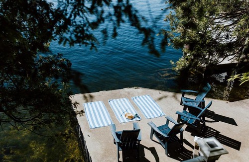 Lyndhurst House | The Dance Hall Cottage on Charleston Lake