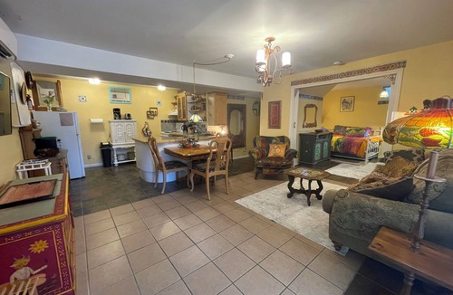 Castlegar Apartment | The Downtown Snooze in central Castlegar!