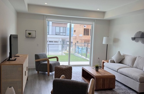 Central Okanagan House | The Edgewater at Sheter Bay.