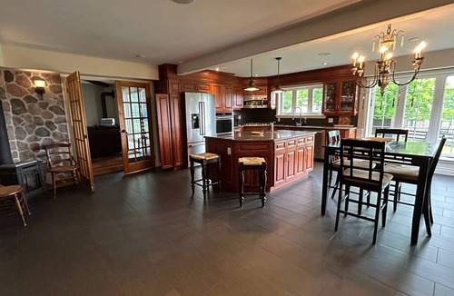 Milton House | "The Farmland" | Pool | Hot Tub | 50 Acres!