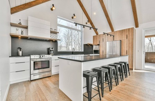 Saint-Faustin-Lac-Carre Ski Chalet | The Glam Shack - Golf, Ski, Spa