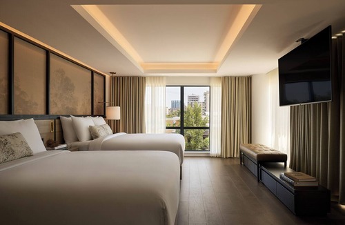Englemount - Lawrence Apartment | The Glenhill Hotel
