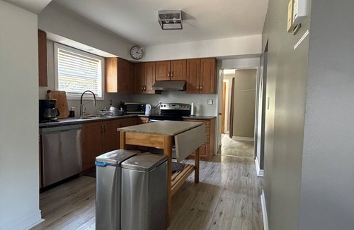 Port Elgin House | The Hacienda – Walk to the Beach & Downtown Port Elgin
