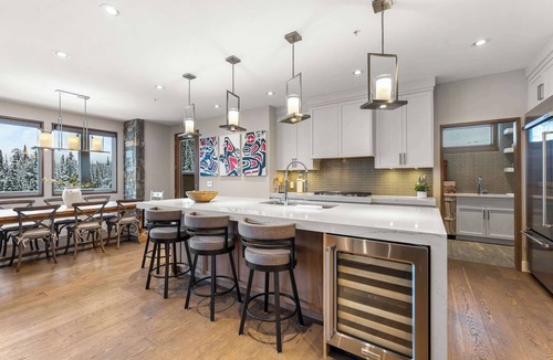 Big White Ski Resort Ski Chalet | The Hemlock | Slope-Side, Hot Tub & Views