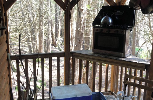 Arden Cabin | The Hideaway- Cozy forest escape with sauna and trails 10 minutes from Bull Lake