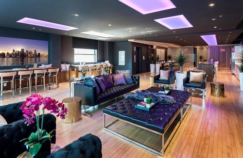 Downtown Montreal Apartment | The Holland Hotel by Simplissimmo