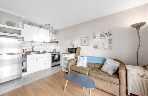 Central Okanagan Condo | The Lakeside Condo with Large Outdoor Space #105