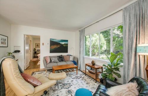 Depot Bench House | The Maite Bungalow