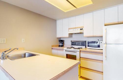 Upper Village Apartment | The Marquise 422