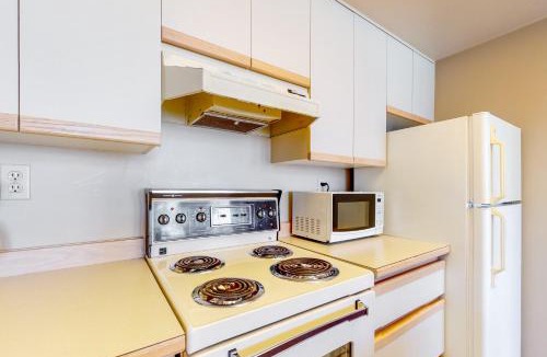Upper Village Apartment | The Marquise 422