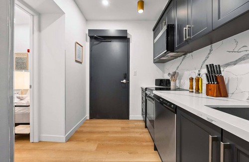 Grange Park Apartment | The McCaul | Urban Retreat Near Kensington Market
