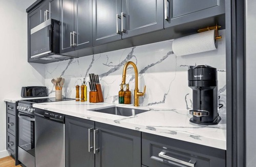 Grange Park Apartment | The McCaul | Urban Retreat Near Kensington Market