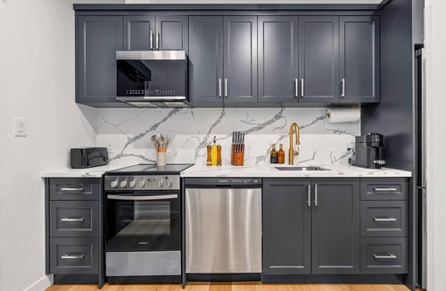 Grange Park Apartment | The McCaul | Urban Retreat Near Kensington Market