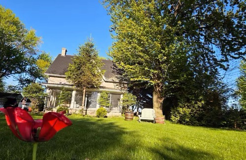 Kingsville House | The Modern Gathering Place