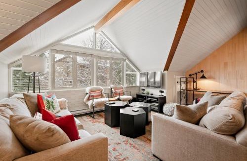 Whistler Village Apartment | The Nest, Central, Luxury Unit, Free Parking