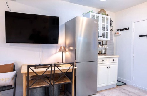 Harrison Hot Springs Condo | The Nook | Top Floor Suite with Mountain View