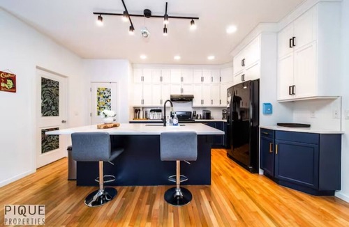 Griesbach House | The Obsolete Suite - HotTub - King Bed - AC - Pet Friendly