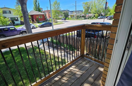 Inglewood House | The Onyx Suite - Close to Stampede