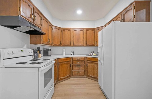 Killarney House | The Palm - Near DT, Shopping & Restaurants!