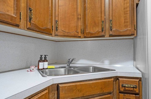 Killarney House | The Palm - Near DT, Shopping & Restaurants!