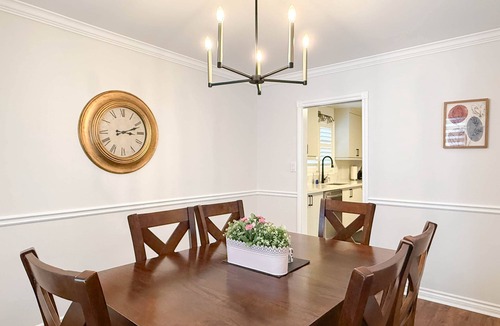 Historic Old Town House | The Promenade Cottage